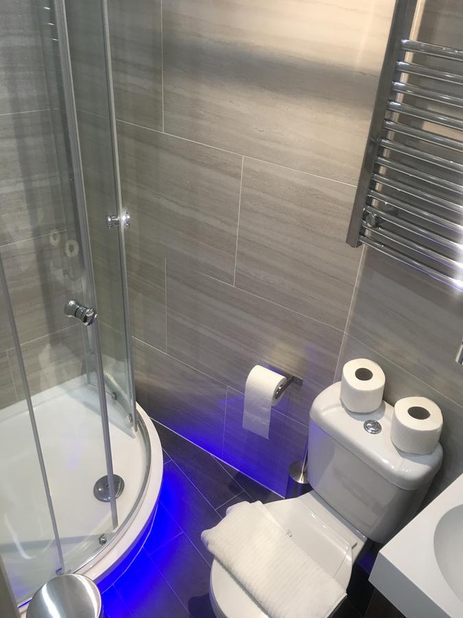 W12 Studios & Rooms London Exteriör bild