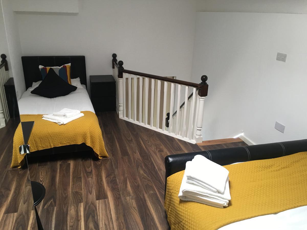 W12 Studios & Rooms London Exteriör bild