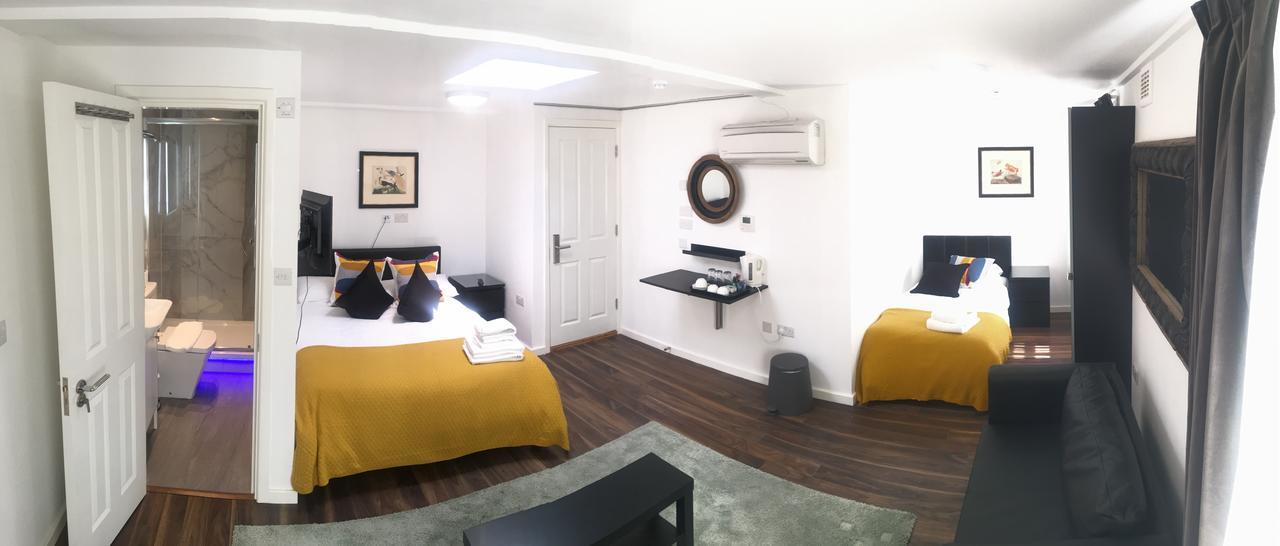 W12 Studios & Rooms London Exteriör bild