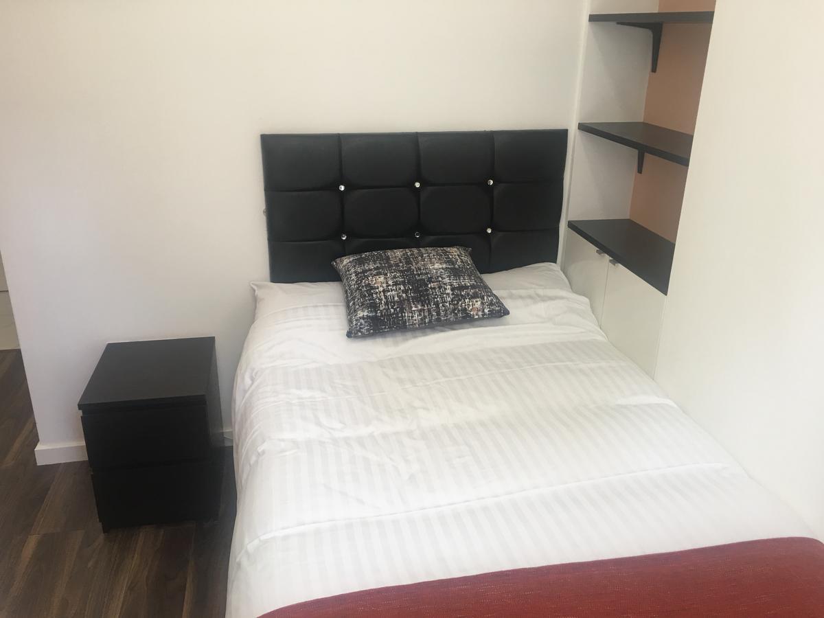 W12 Studios & Rooms London Exteriör bild