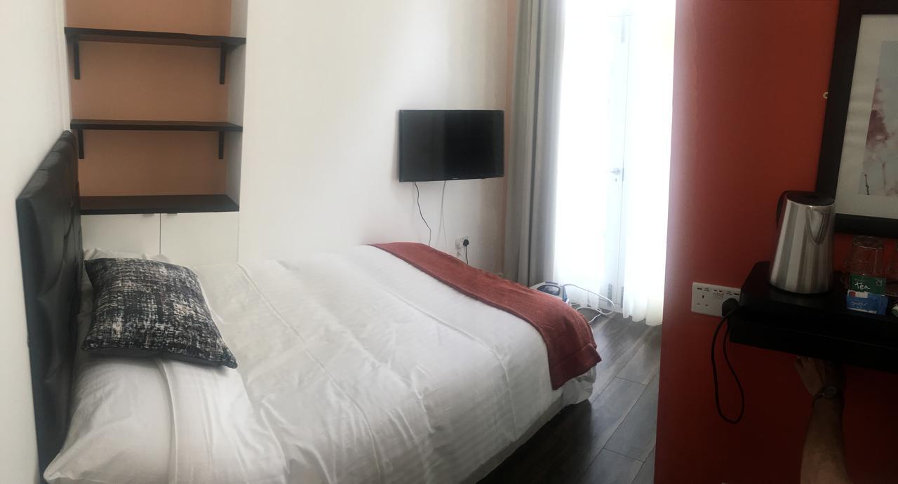 W12 Studios & Rooms London Exteriör bild